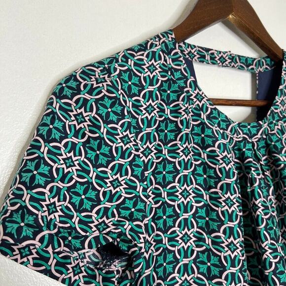 J Crew Green 100% Silk Medallion Print Casual Short Sleeve Shift Dress 2 Women - Picture 3 of 9